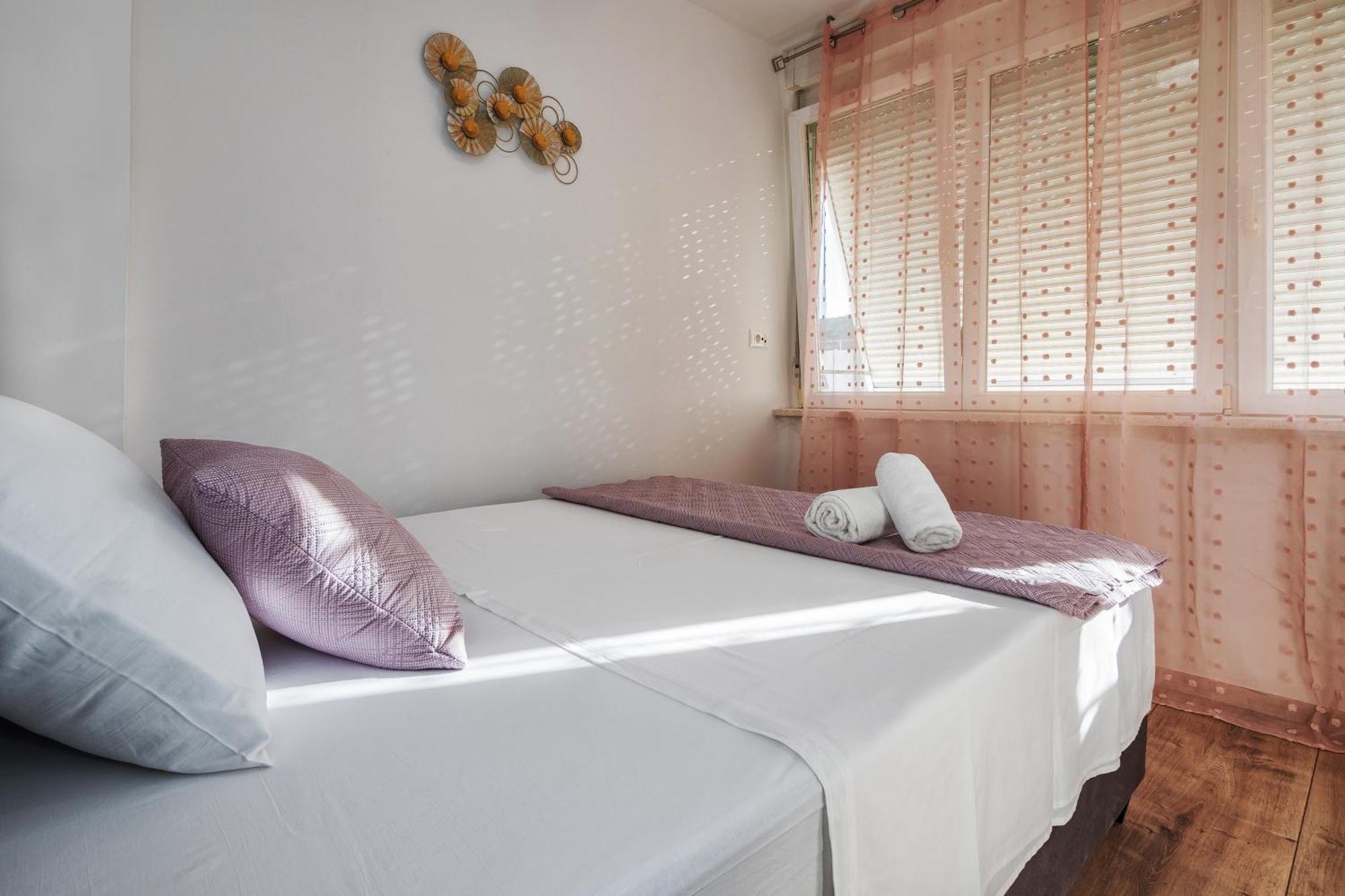 3-Bedroom Sea View Apartment - Balcony, Elevator - Spinut, Split Eksteriør billede